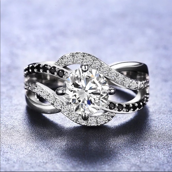 New Women’s 925 Silver Sapphire Luxury Ring - Picture 1 of 3